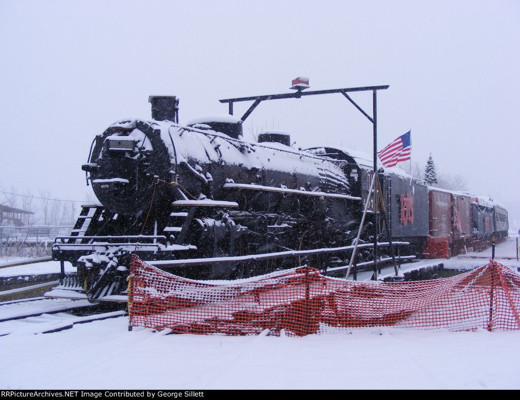 GTW 4070 on display at a MRPS toys for tots event.